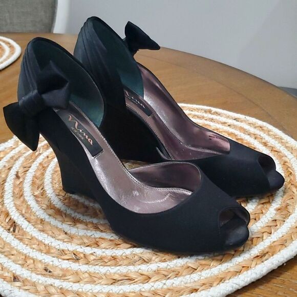 Nina Women’s Black Bow Ericka  wedge 👠 Pump, Size 8 - Picture 2 of 12